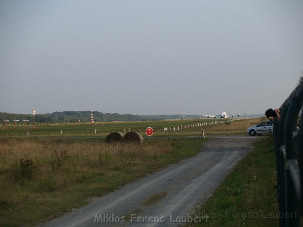 Warten auf den Airbus 380 Koeln Bonn P305.JPG